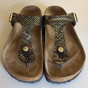 Birkenstock like new metallic sandals!